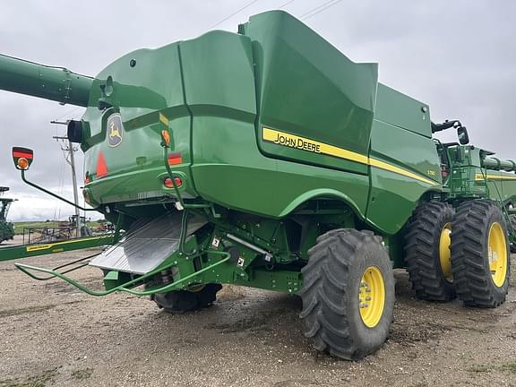 Image of John Deere S780 equipment image 4