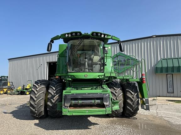 Image of John Deere S780 equipment image 1