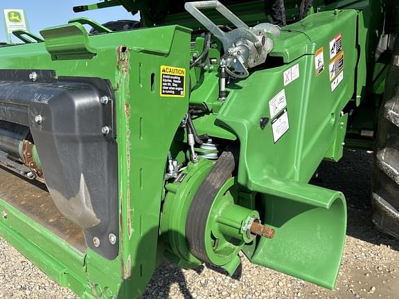 Image of John Deere S780 equipment image 4