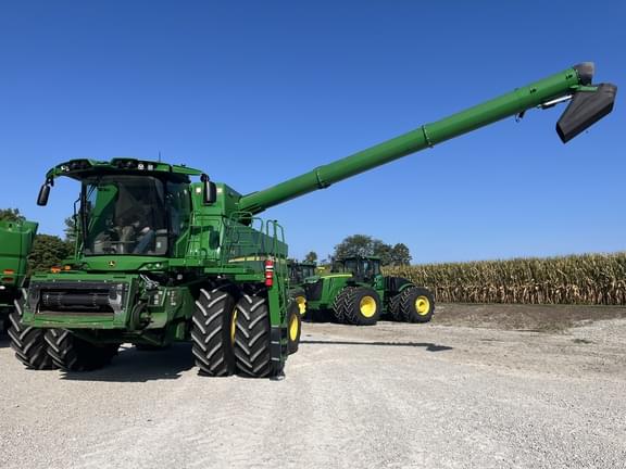 Image of John Deere S780 equipment image 1