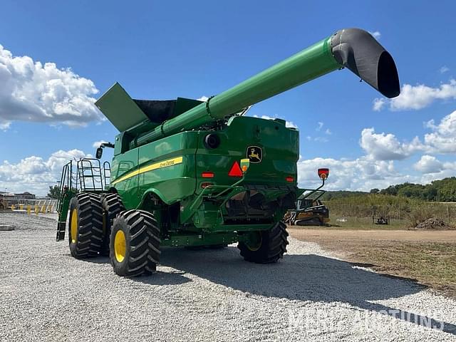 Image of John Deere S780 equipment image 2