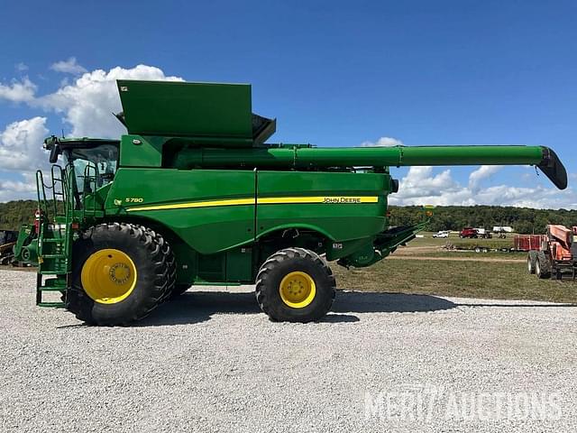 Image of John Deere S780 equipment image 1