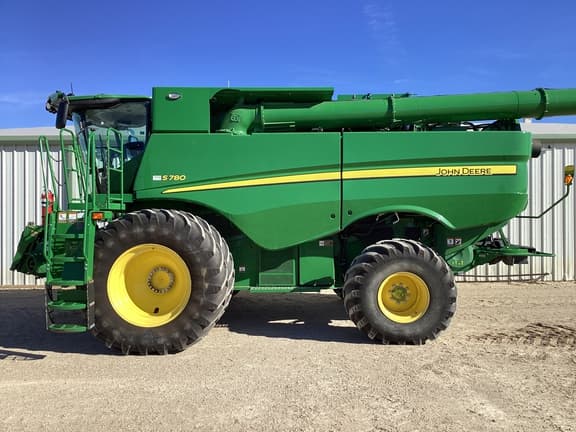 Image of John Deere S780 equipment image 1