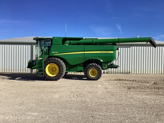 Image of John Deere S780 equipment image 1