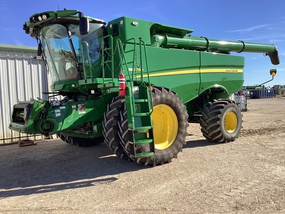 Image of John Deere S780 equipment image 3