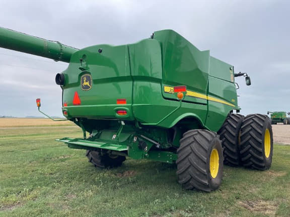 Image of John Deere S780 equipment image 2