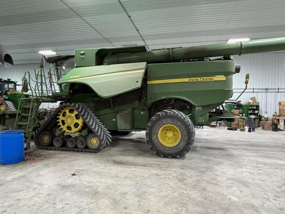Image of John Deere S780 equipment image 2