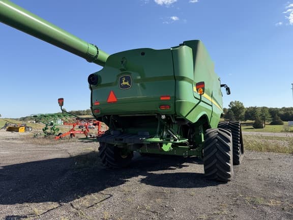 Image of John Deere S780 equipment image 4