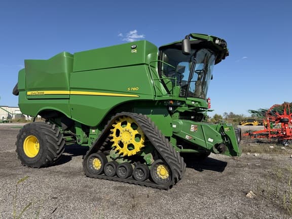 Image of John Deere S780 equipment image 2
