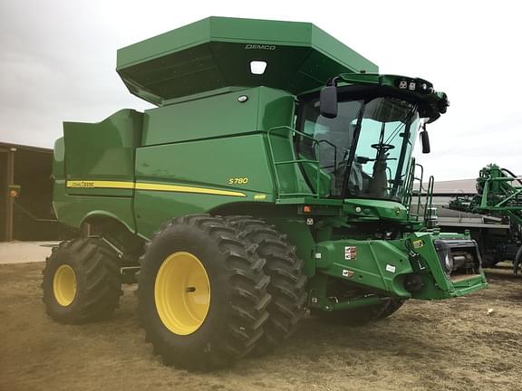 Image of John Deere S780 equipment image 2