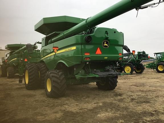 Image of John Deere S780 equipment image 4