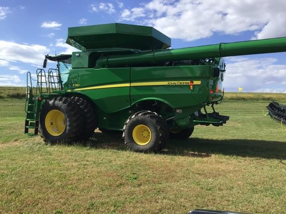 Image of John Deere S780 equipment image 2
