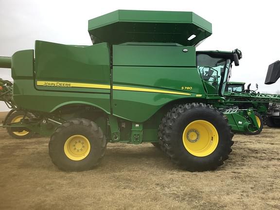 Image of John Deere S780 equipment image 1