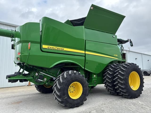 Image of John Deere S780 equipment image 2