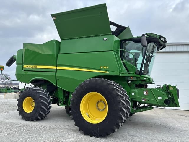 Image of John Deere S780 equipment image 1