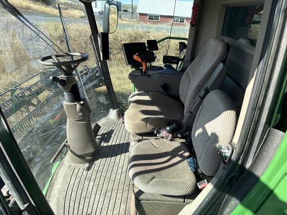 Image of John Deere S780 equipment image 4