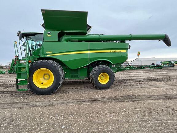 Image of John Deere S780 equipment image 1