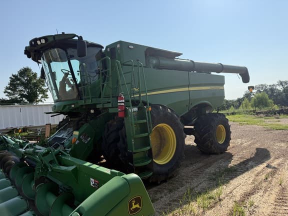 Image of John Deere S780 equipment image 3