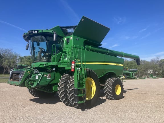 2023 John Deere S780 Equipment Image0