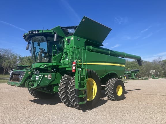 Image of John Deere S780 Primary image