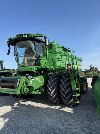 Image of John Deere S780 equipment image 4