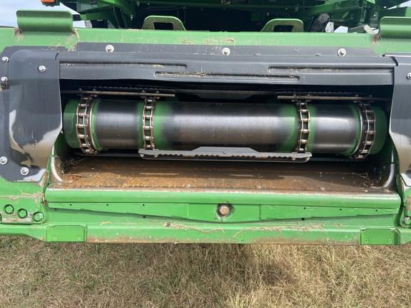Image of John Deere S780 Image 1