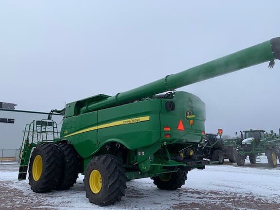 Image of John Deere S780 equipment image 4