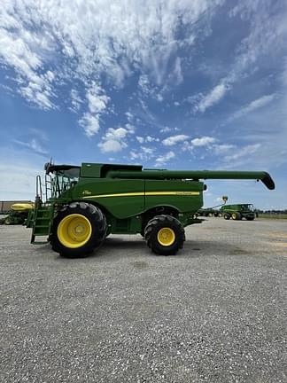 Image of John Deere S780 equipment image 2