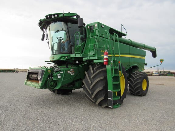 Main image John Deere S780