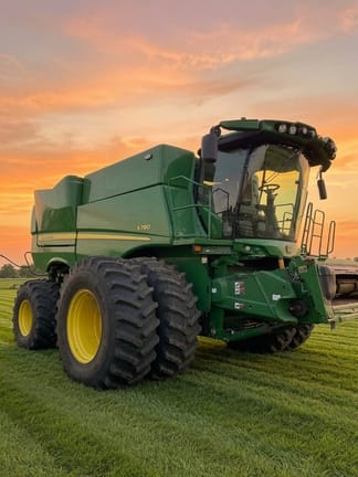 2023 John Deere S780 Equipment Image0