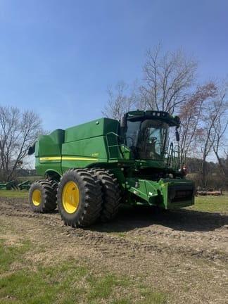 2023 John Deere S780 Equipment Image0
