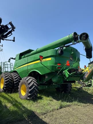 Image of John Deere S780 equipment image 2