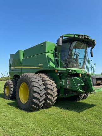 Image of John Deere S780 equipment image 1