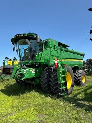 Image of John Deere S780 equipment image 3