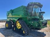 Thumbnail image John Deere S780 0