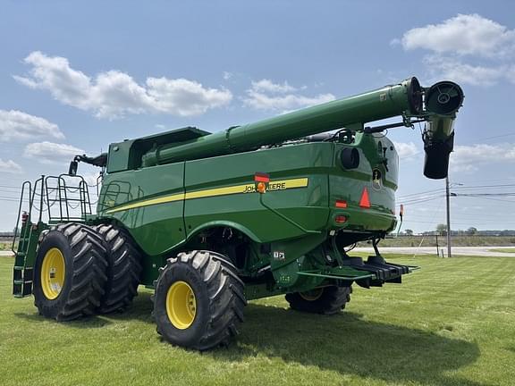 Image of John Deere S780 equipment image 1