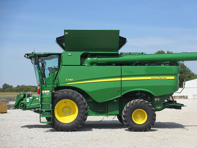 Image of John Deere S780 equipment image 3