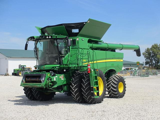 Image of John Deere S780 equipment image 1