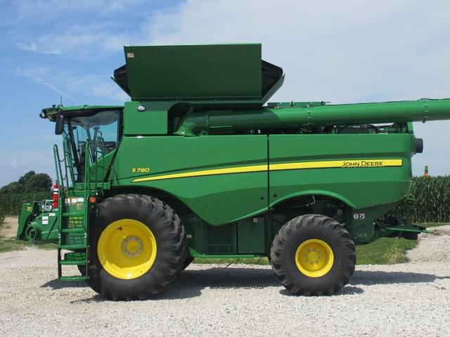Image of John Deere S780 equipment image 2