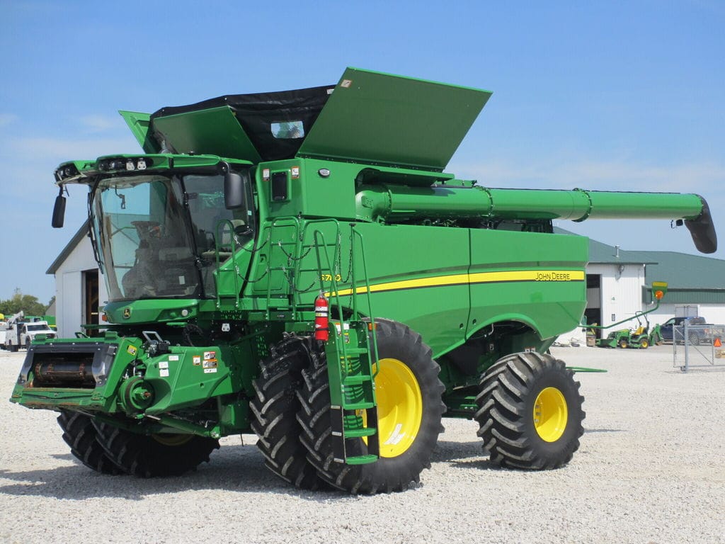 2023 John Deere S780 Equipment Image0