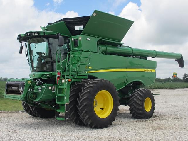 Image of John Deere S780 equipment image 1