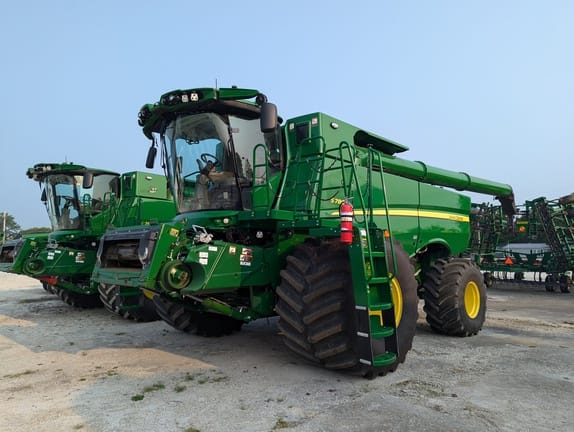 2023 John Deere S780 Equipment Image0