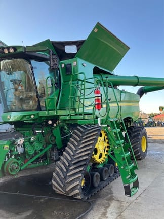Main image John Deere S780