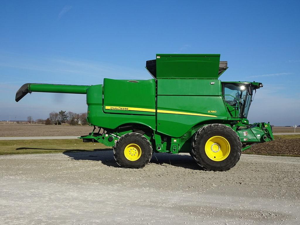 Image of John Deere S780 Image 0