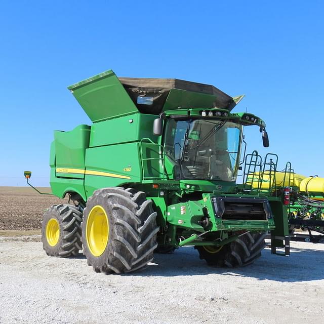 Image of John Deere S780 equipment image 1