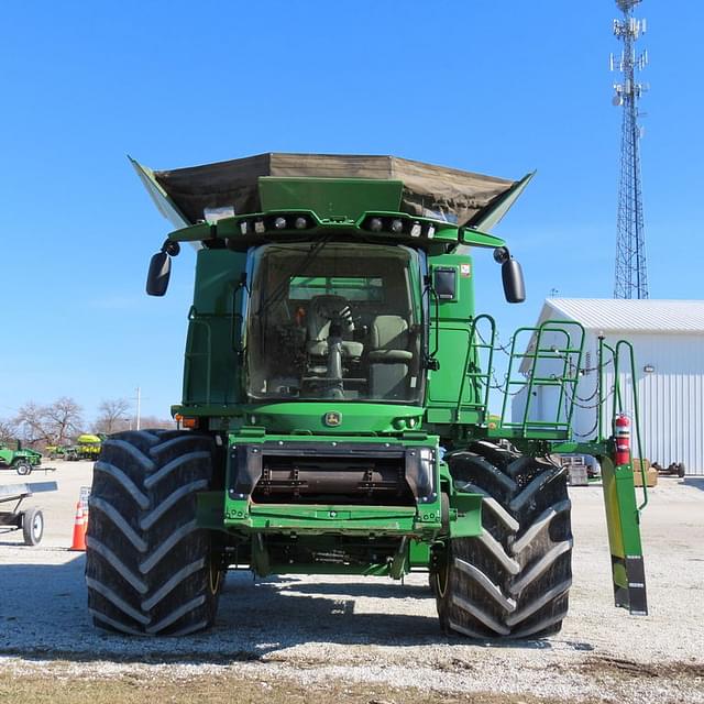 Image of John Deere S780 equipment image 2