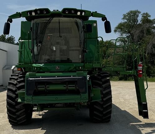 Image of John Deere S780 equipment image 1