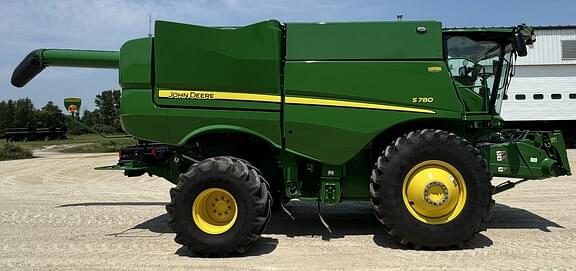 Image of John Deere S780 equipment image 3