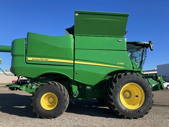 Image of John Deere S780 equipment image 3