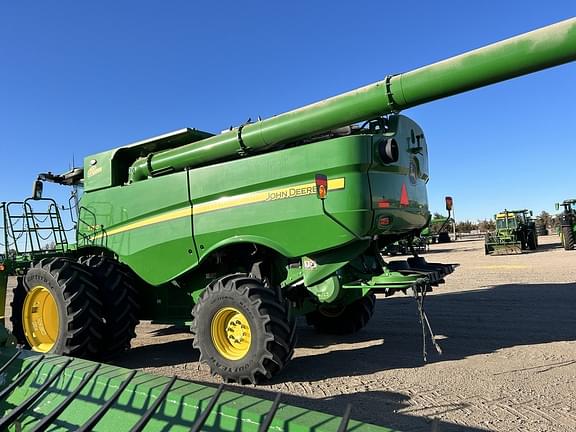 Image of John Deere S780 equipment image 2